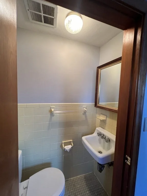 2 bed, 1 bath apartment for rent at 48 Mill St Unit 2, Natick — photo 5 of 9