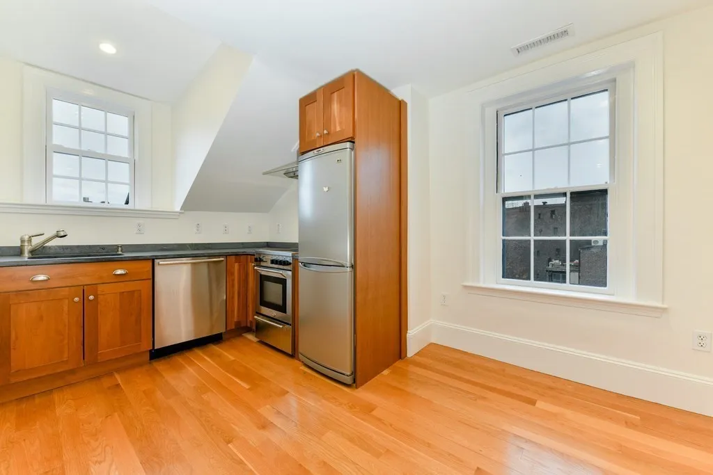 7 bed, 4+ bath apartment for rent at 48 Mount Vernon St Unit 0, Beacon Hill — photo 21 of 31