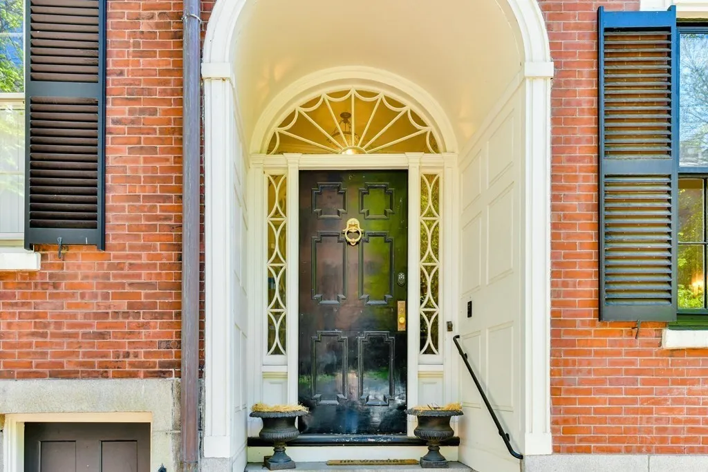 7 bed, 4+ bath apartment for rent at 48 Mount Vernon St Unit 0, Beacon Hill — photo 1 of 31