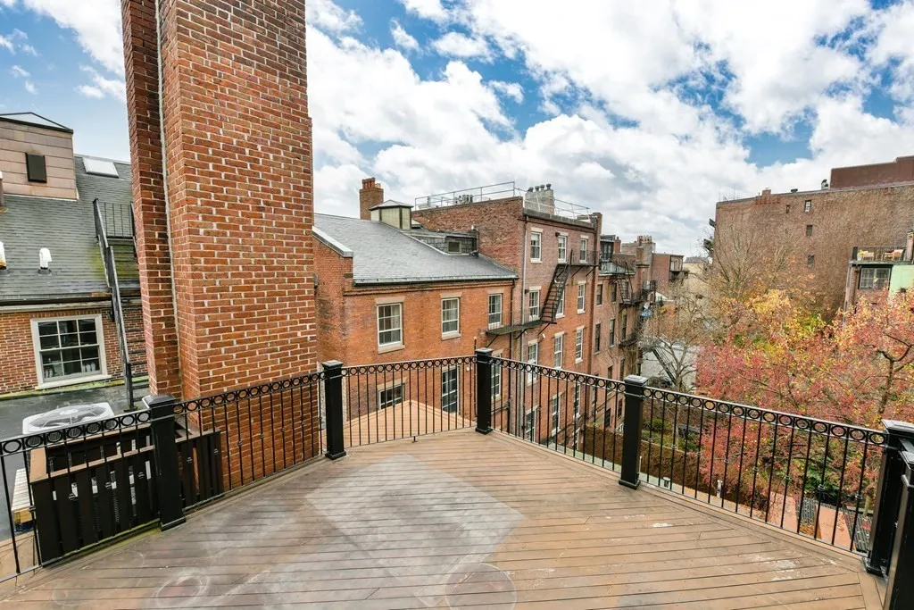 7 bed, 4+ bath apartment for rent at 48 Mount Vernon St Unit 0, Beacon Hill — photo 24 of 31