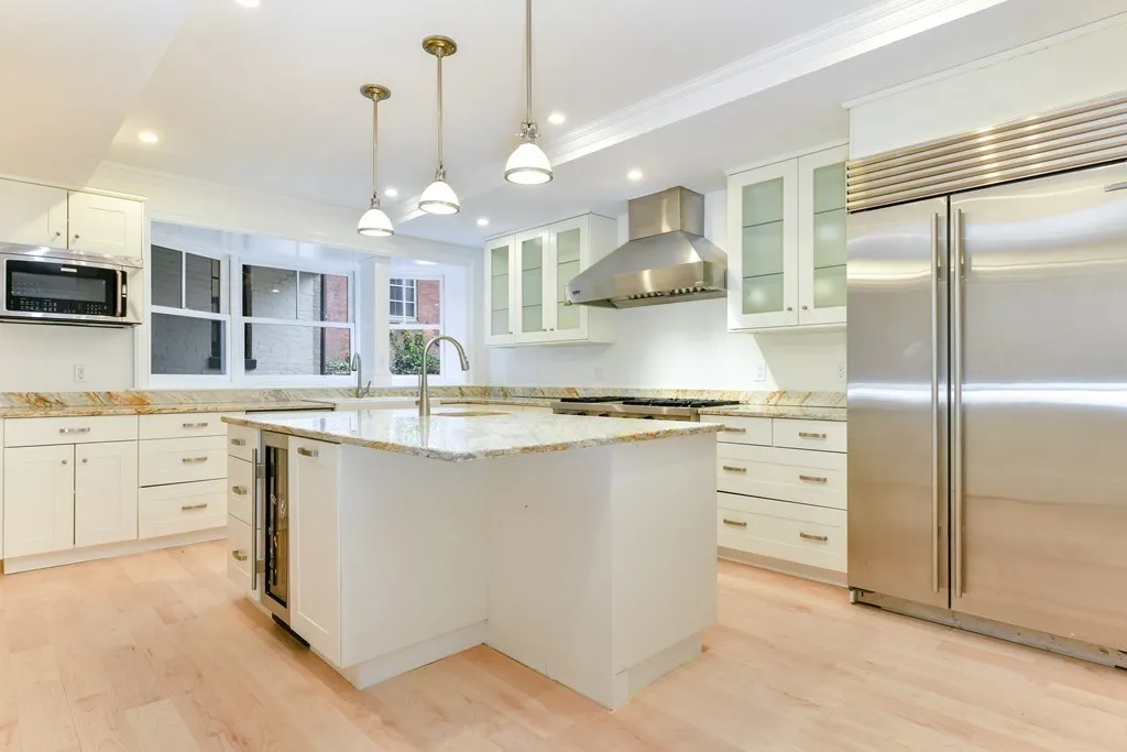 7 bed, 4+ bath apartment for rent at 48 Mount Vernon St Unit 0, Beacon Hill — photo 14 of 31