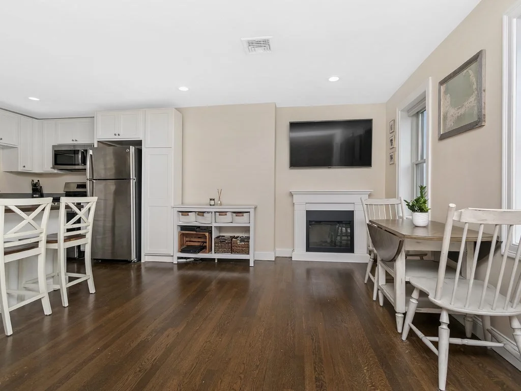 1 bed, 1 bath apartment for rent at 48 Mystic St Unit 3, Charlestown — photo 4 of 9