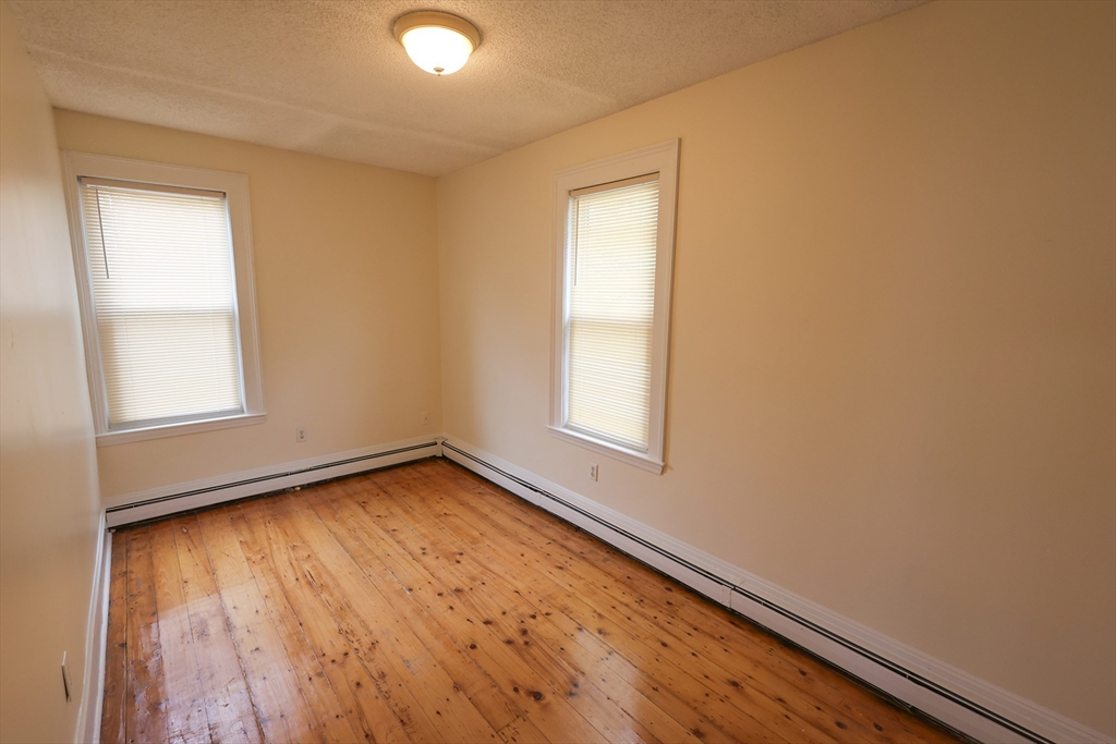 3 bed, 1 bath apartment for rent at 48 Norfolk St Unit 2, Dorchester — photo 9 of 18