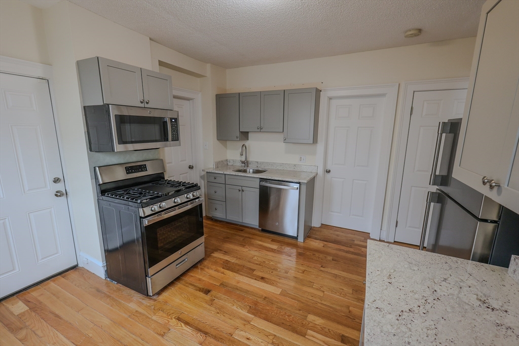 3 bed, 1 bath apartment for rent at 48 Norfolk St Unit 2, Dorchester — photo 4 of 18
