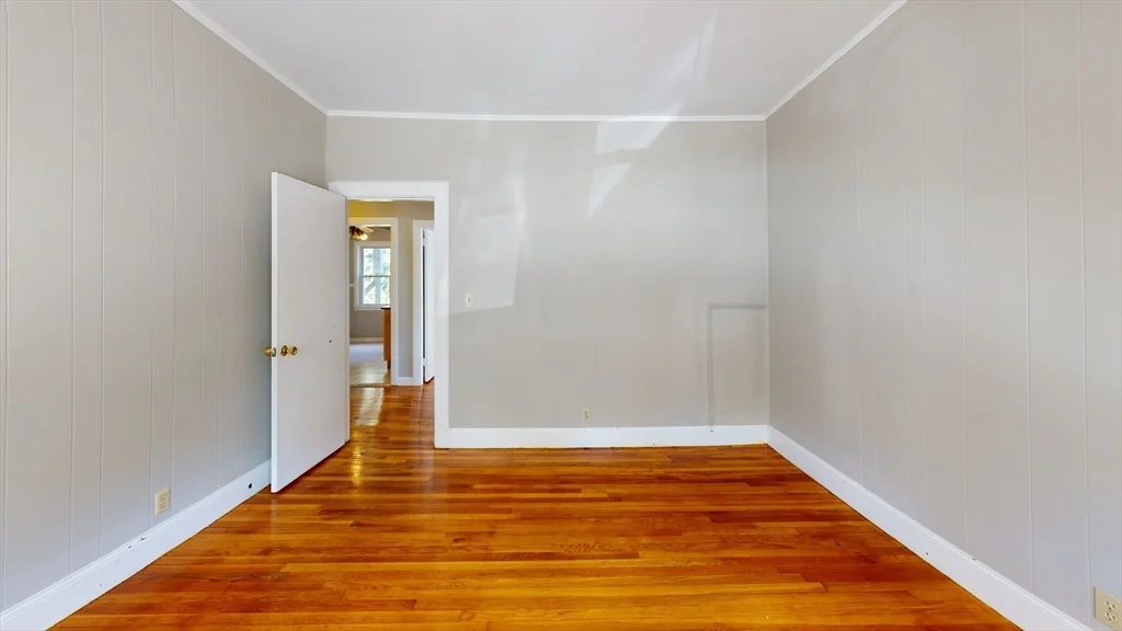 3 bed, 1 bath apartment for rent at 48 Oak St Unit 1, East Dedham — photo 6 of 12
