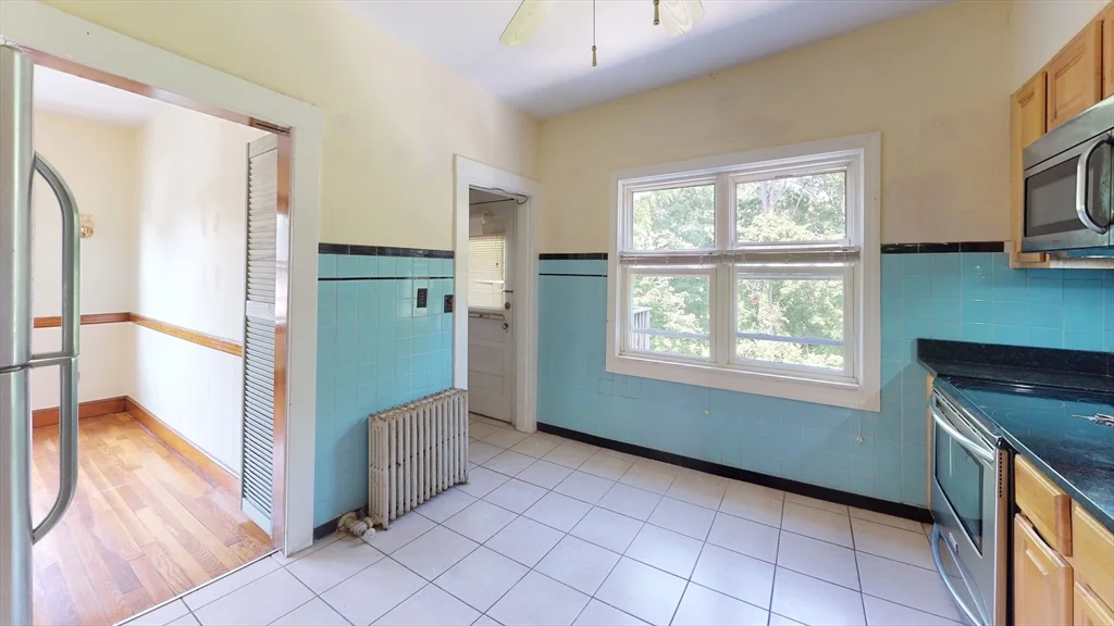3 bed, 1 bath apartment for rent at 48 Oak Unit 2, East Dedham — photo 5 of 8