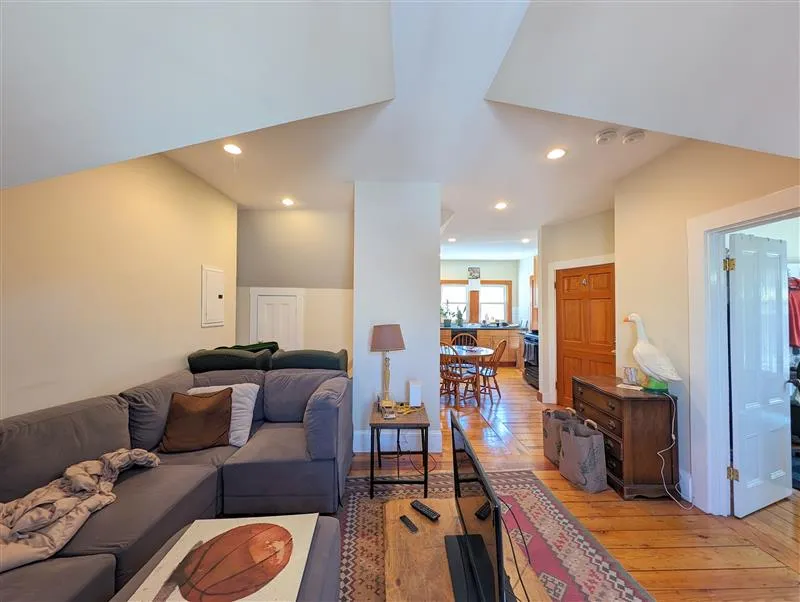 2 bed, 1 bath apartment for rent at 48 Orchard St Unit 3, Medford — photo 10 of 18