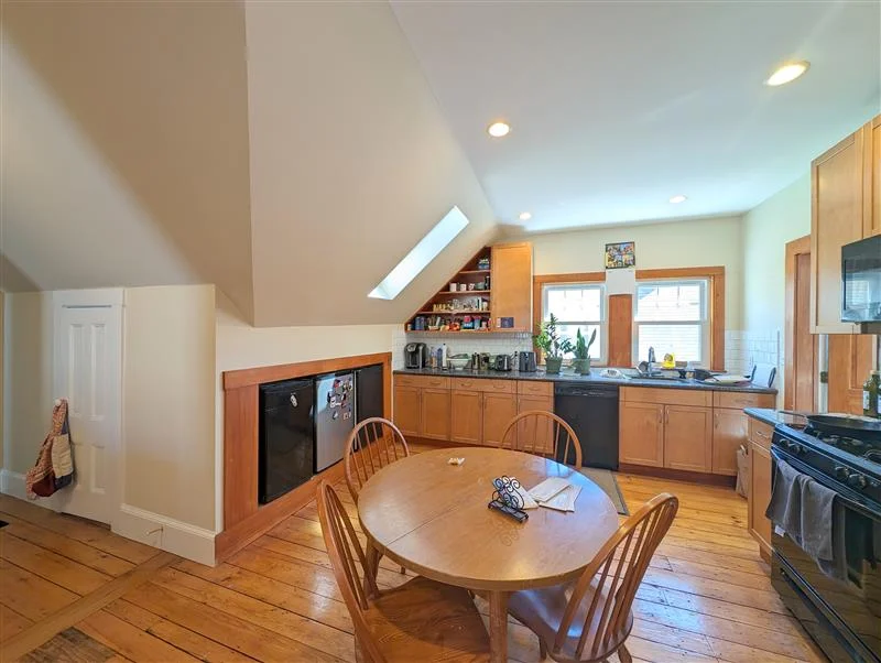2 bed, 1 bath apartment for rent at 48 Orchard St Unit 3, Medford — photo 5 of 18