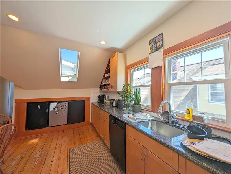 2 bed, 1 bath apartment for rent at 48 Orchard St Unit 3, Medford