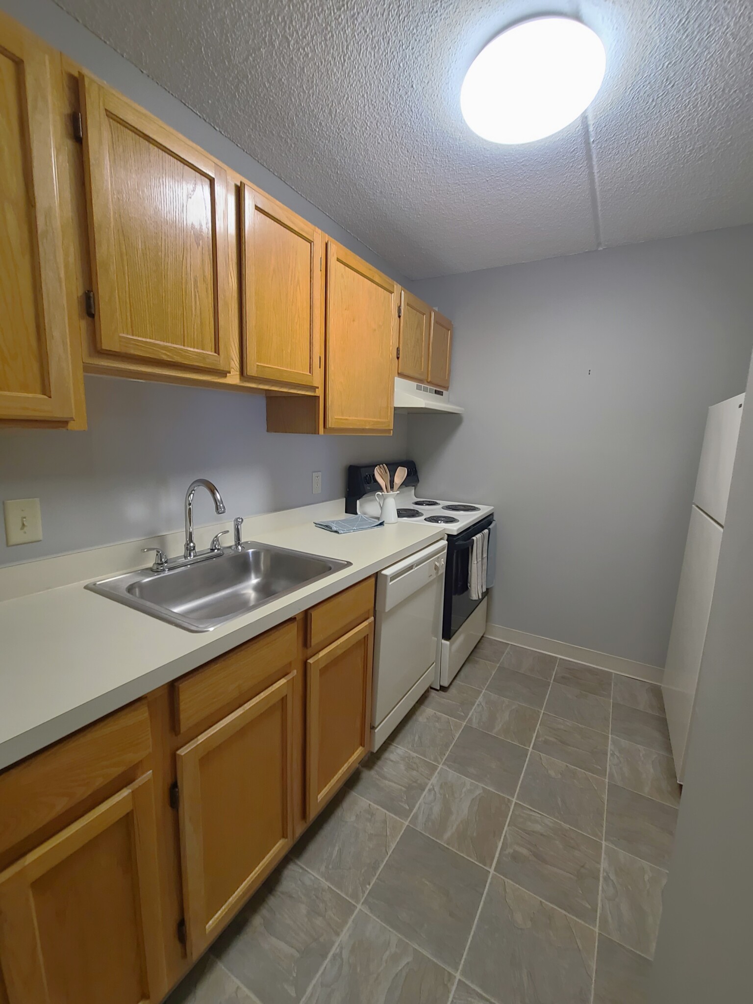 2 bed, 2 bath apartment for rent at 48 Peninsula Pl Unit 2, Dorchester — photo 4 of 10