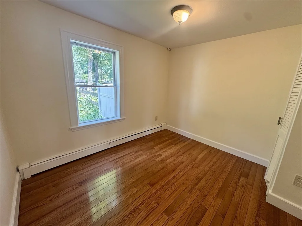 3 bed, 1 bath apartment for rent at 48 Pleasant St Unit 1, Holbrook — photo 12 of 21