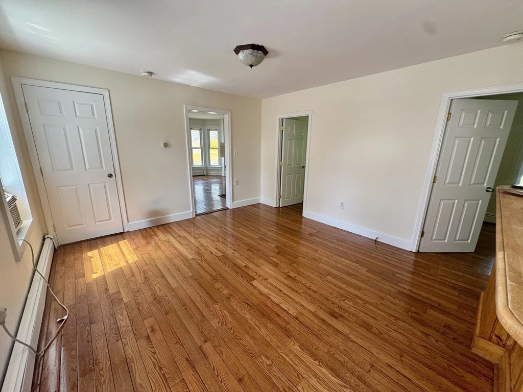 3 bed, 1 bath apartment for rent at 48 Pleasant St Unit 1, Holbrook — photo 8 of 21