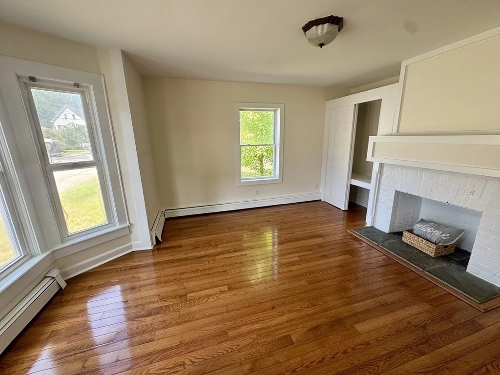 3 bed, 1 bath apartment for rent at 48 Pleasant St Unit 1, Holbrook — photo 9 of 21