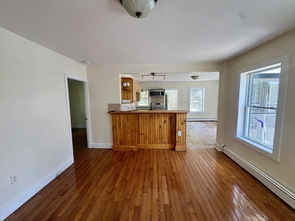 3 bed, 1 bath apartment for rent at 48 Pleasant St Unit 1, Holbrook — photo 7 of 21