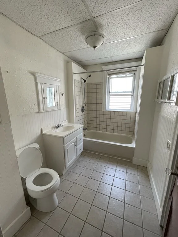 3 bed, 1 bath apartment for rent at 48 Prince Unit 2B, Salem — photo 8 of 14