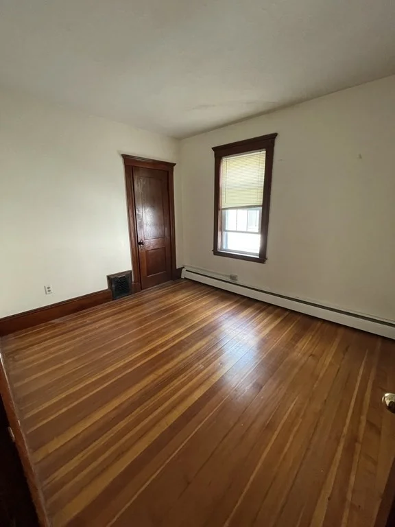 3 bed, 1 bath apartment for rent at 48 Prince Unit 2B, Salem — photo 12 of 14