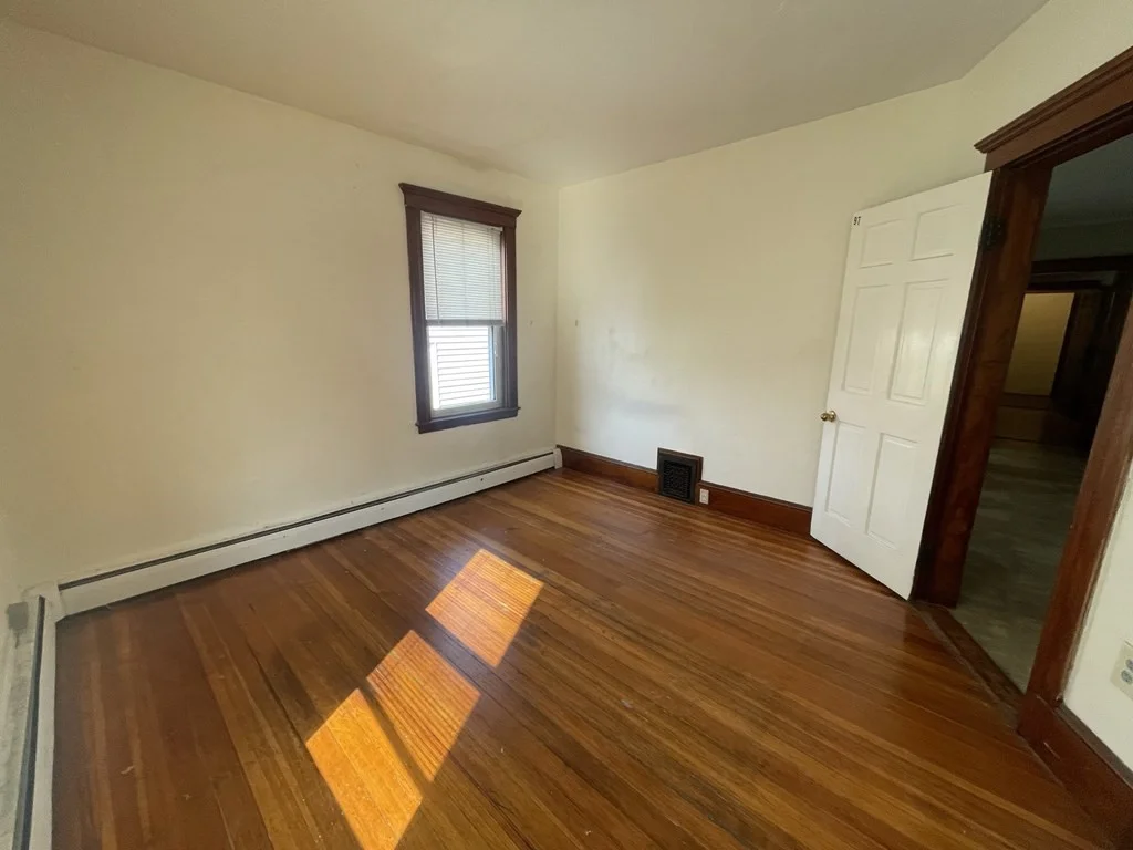 3 bed, 1 bath apartment for rent at 48 Prince Unit 2C, Salem — photo 5 of 14