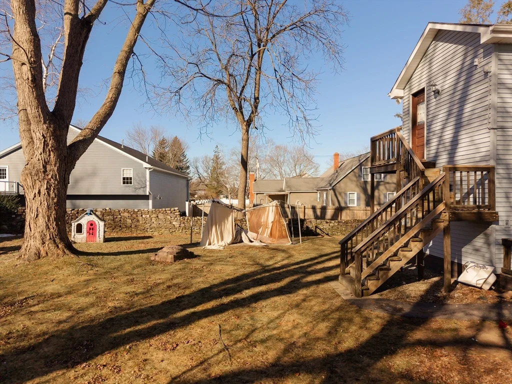 2 bed, 1 bath apartment for rent at 48 Ray St Unit 2, Webster — photo 2 of 15