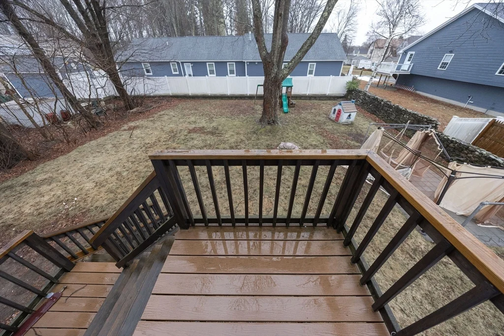 2 bed, 1 bath apartment for rent at 48 Ray St Unit 2, Webster — photo 3 of 15