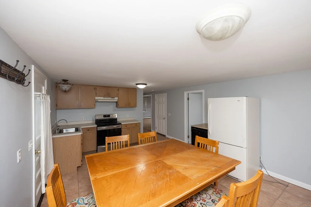 2 bed, 1 bath apartment for rent at 48 Ray St Unit 2, Webster — photo 5 of 15