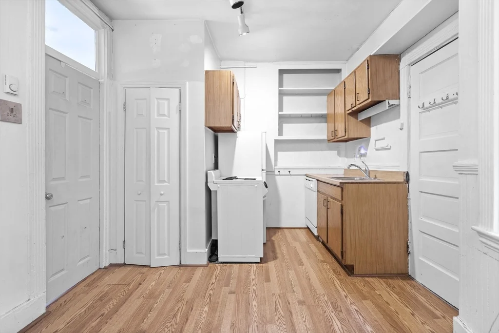 2 bed, 1 bath apartment for rent at 48 Revere St Unit 3, Beacon Hill — photo 5 of 10