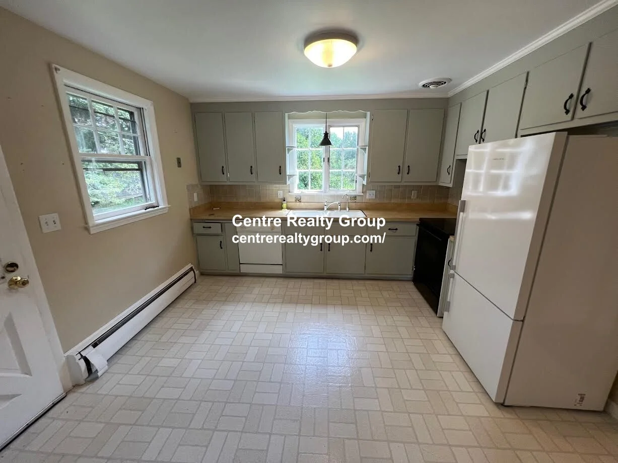 3 bed, 2 bath apartment for rent at 48 River Ave, Newton Upper Falls — photo 4 of 16