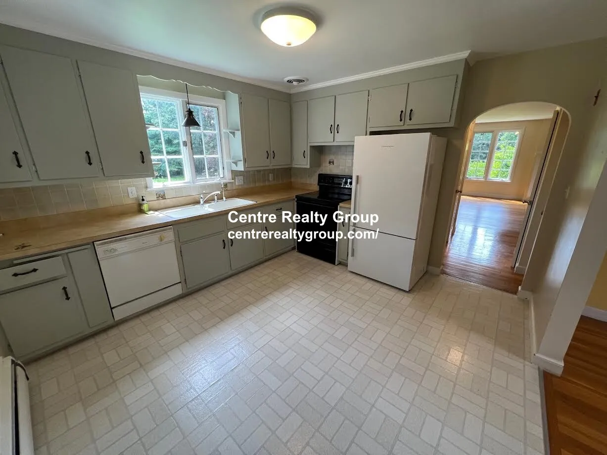 3 bed, 2 bath apartment for rent at 48 River Ave Unit 1, Newton Upper Falls — photo 3 of 17