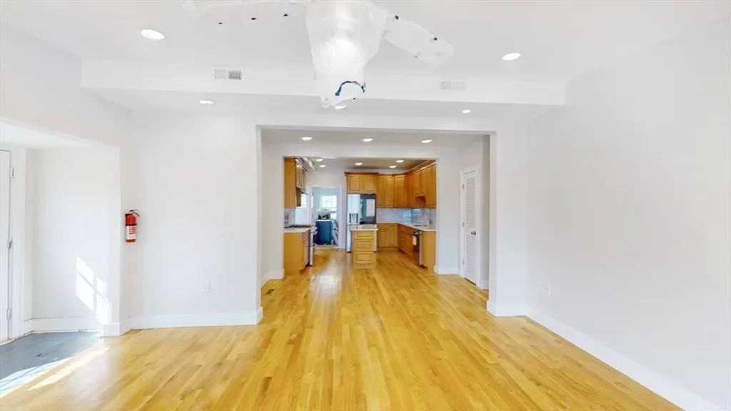 4 bed, 3 bath apartment for rent at 48 Rockwell St Unit 1, Maplewood — photo 7 of 34