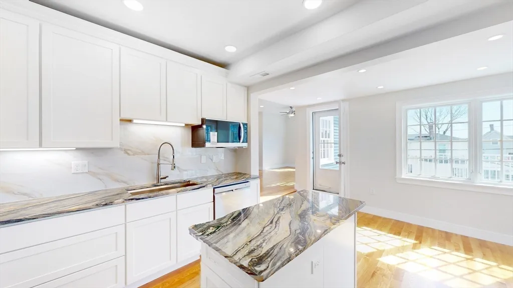 4 bed, 3 bath apartment for rent at 48 Rockwell St Unit 1, Maplewood — photo 17 of 34