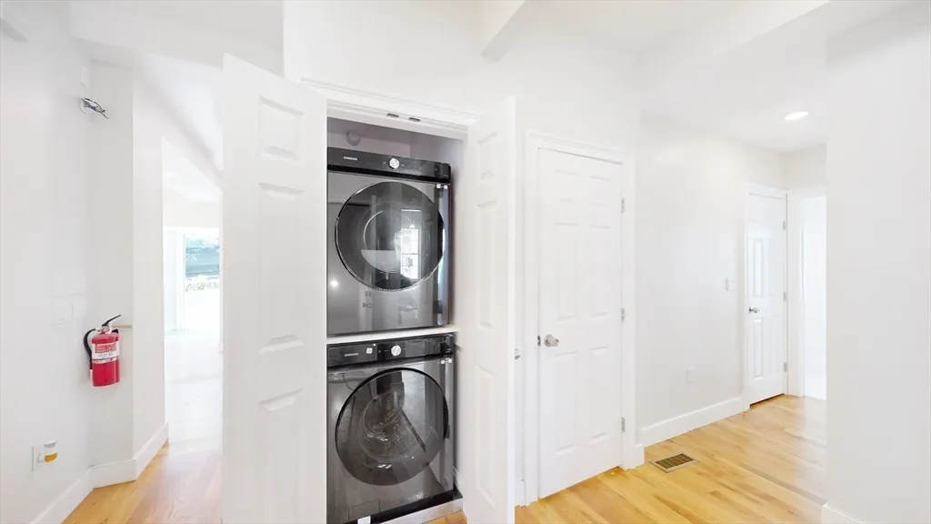 4 bed, 3 bath apartment for rent at 48 Rockwell St Unit 1, Maplewood — photo 11 of 34