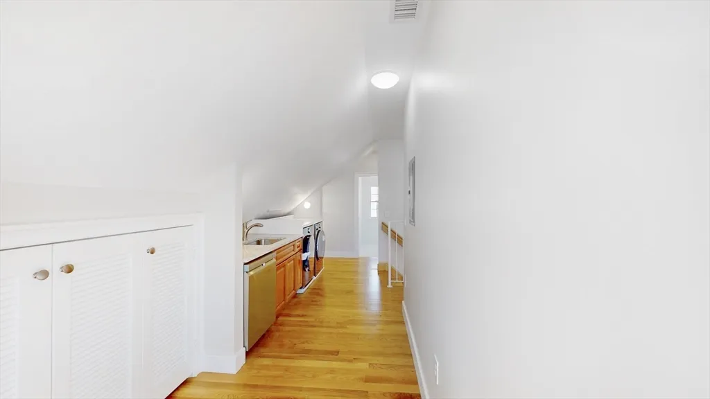 4 bed, 3 bath apartment for rent at 48 Rockwell St Unit 1, Maplewood — photo 29 of 34