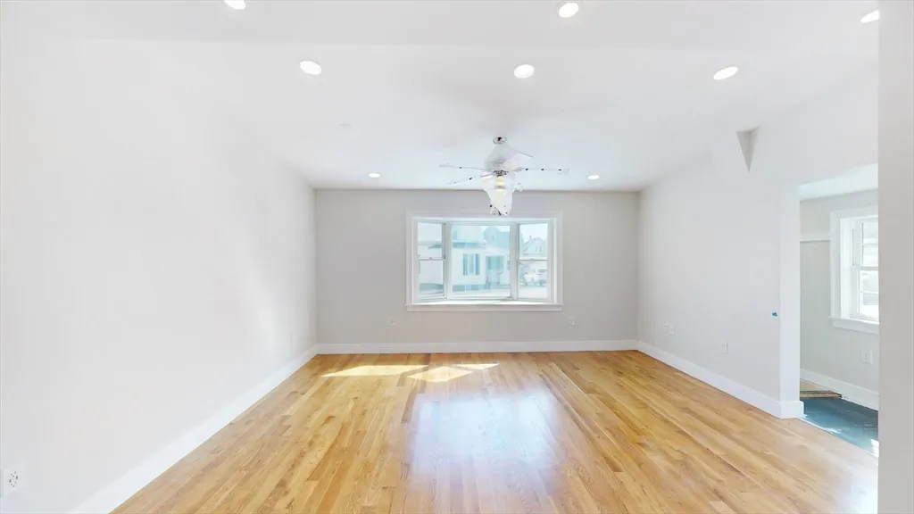 4 bed, 3 bath apartment for rent at 48 Rockwell St Unit 1, Maplewood — photo 6 of 34