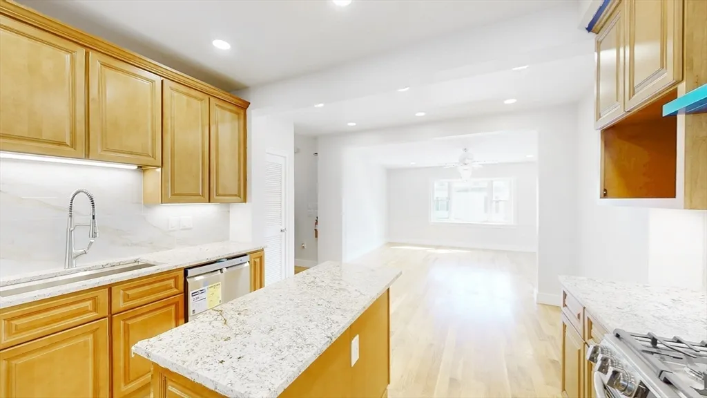 4 bed, 3 bath apartment for rent at 48 Rockwell St Unit 1, Maplewood — photo 9 of 34