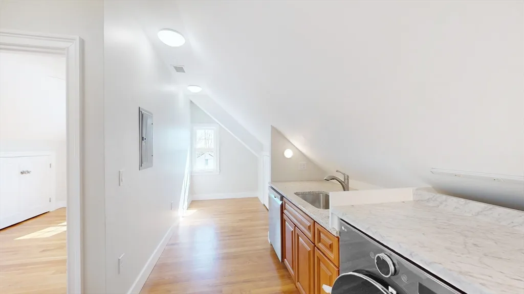 4 bed, 3 bath apartment for rent at 48 Rockwell St Unit 1, Maplewood — photo 27 of 34