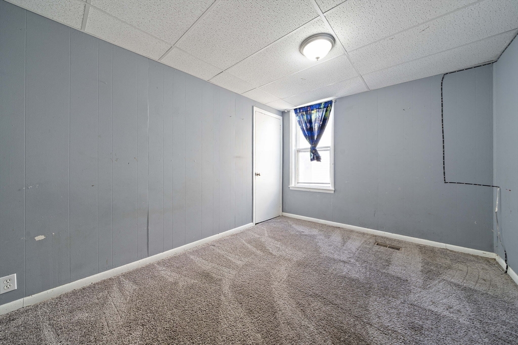 3 bed, 1 bath apartment for rent at 48 Rocliffe St Unit 1, Fall River — photo 9 of 15