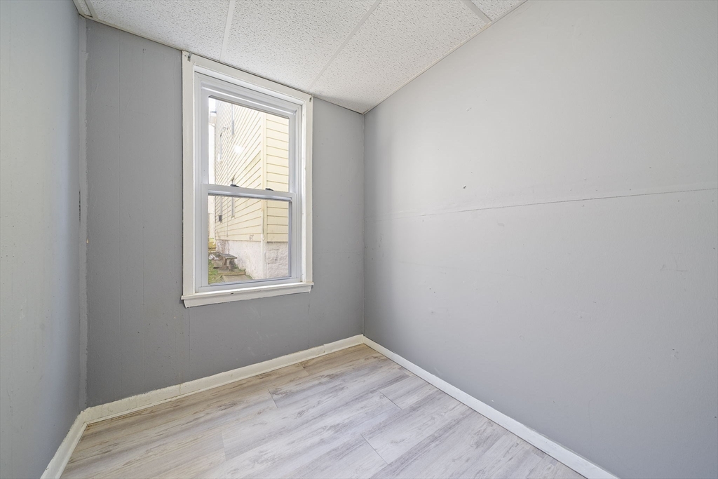 3 bed, 1 bath apartment for rent at 48 Rocliffe St Unit 1, Fall River — photo 8 of 15