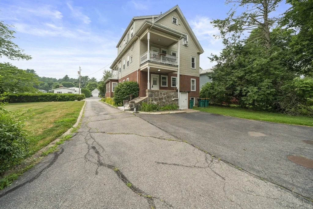 2 bed, 1 bath apartment for rent at 48 Seaver Unit 2, Five Corners — photo 6 of 7