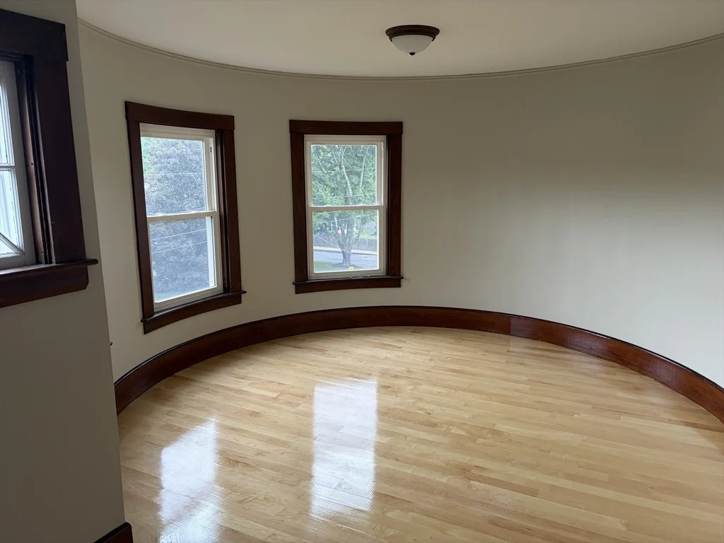 3 bed, 1 bath apartment for rent at 48 Seaver Unit 3, Easton — photo 8 of 12