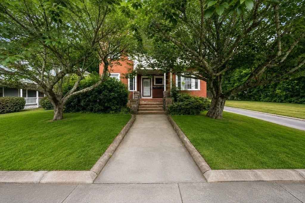 3 bed, 1 bath apartment for rent at 48 Seaver Unit 3, Easton — photo 11 of 12