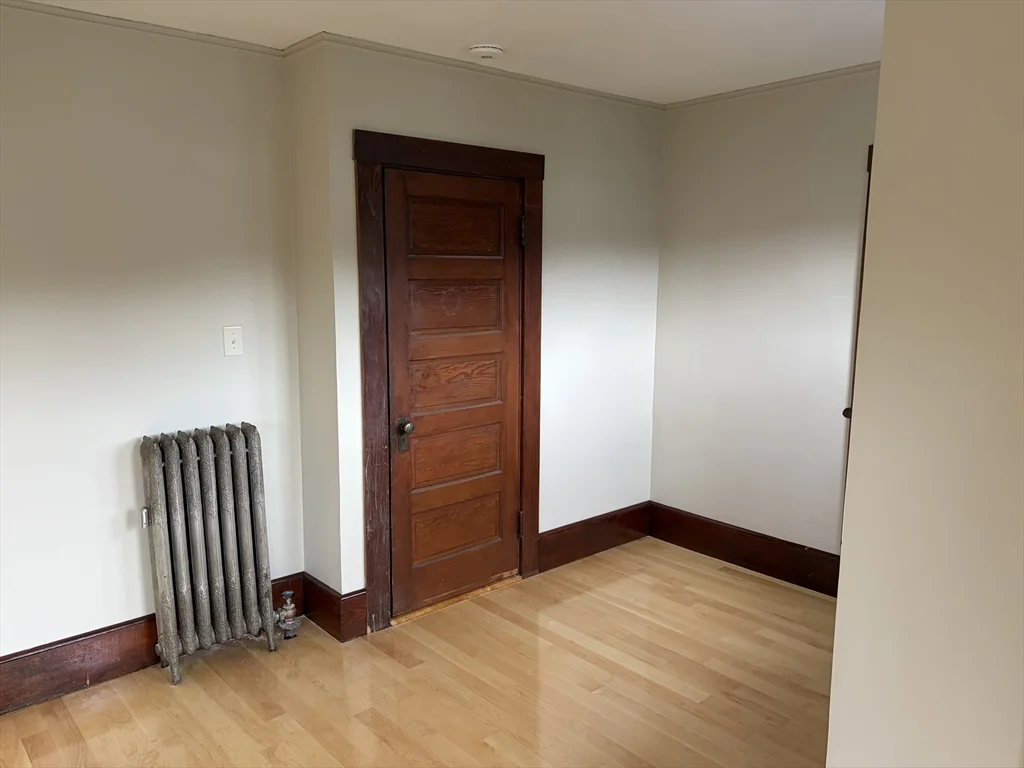 3 bed, 1 bath apartment for rent at 48 Seaver Unit 3, Easton — photo 6 of 12