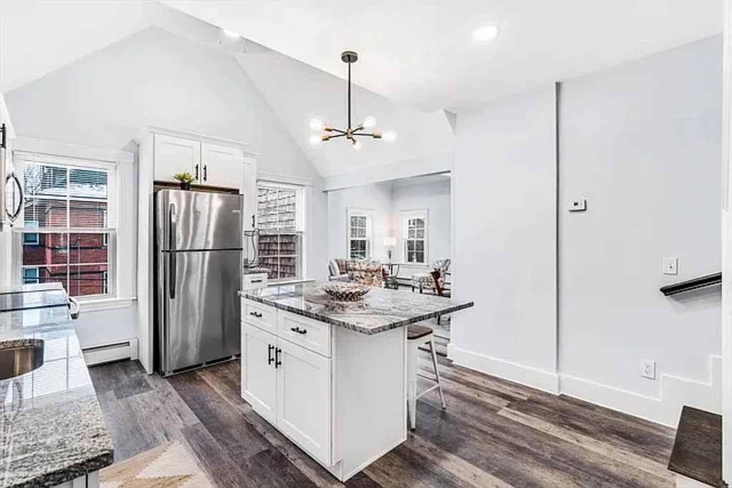 5 bed, 2 bath apartment for rent at 48 Sever St Unit 2A, Worcester — photo 5 of 14