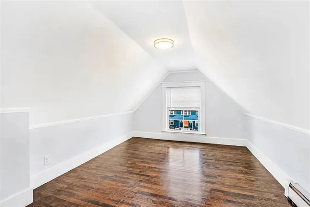 5 bed, 2 bath apartment for rent at 48 Sever St Unit 2A, Worcester — photo 11 of 14