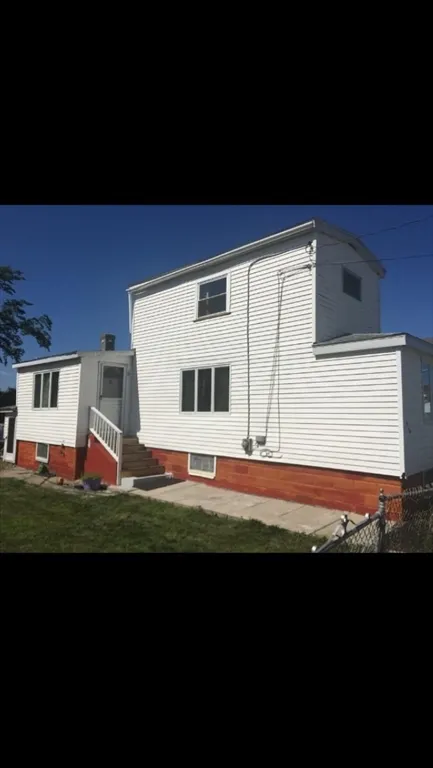 3 bed, 1 bath apartment for rent at 48 Shawmut St, Revere