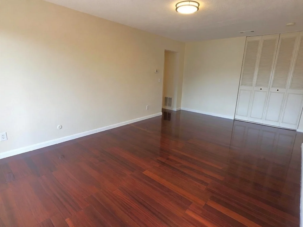 2 bed, 1 bath apartment for rent at 48 Shrewsbury Green Dr Unit I, Shrewsbury — photo 3 of 32