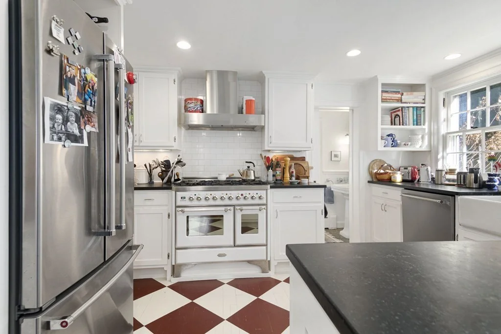 4 bed, 3 bath apartment for rent at 48 Sparks Unit 48, Cambridge — photo 4 of 32