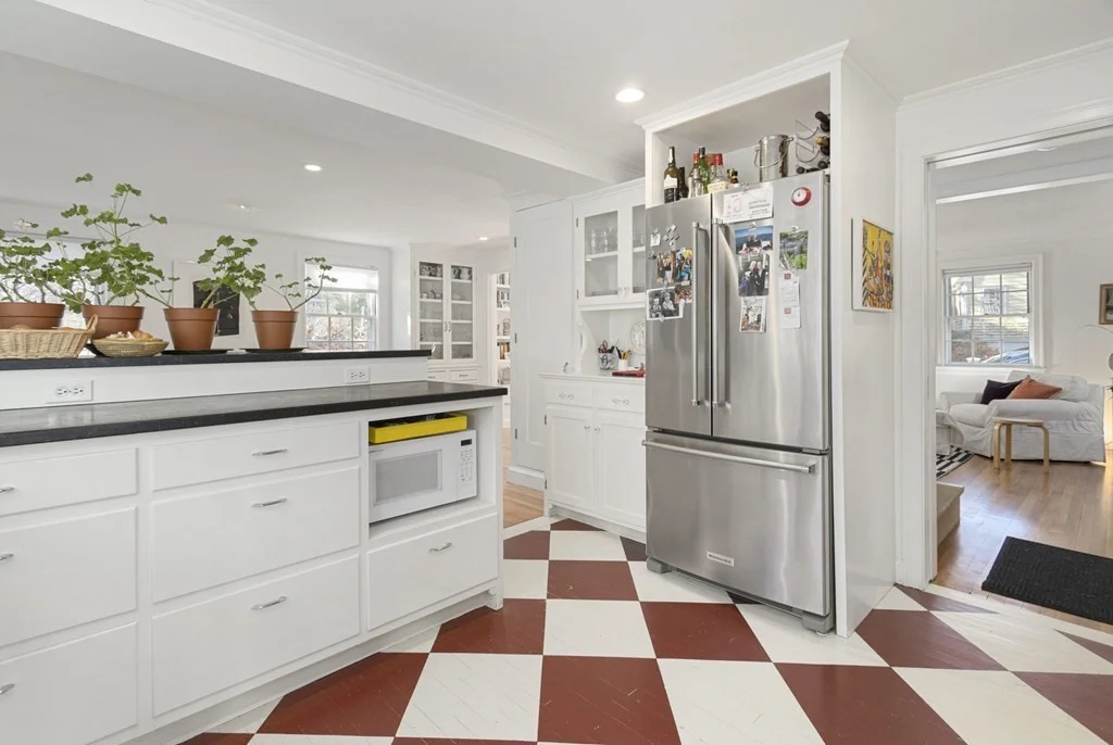 4 bed, 3 bath apartment for rent at 48 Sparks Unit 48, Cambridge — photo 3 of 32