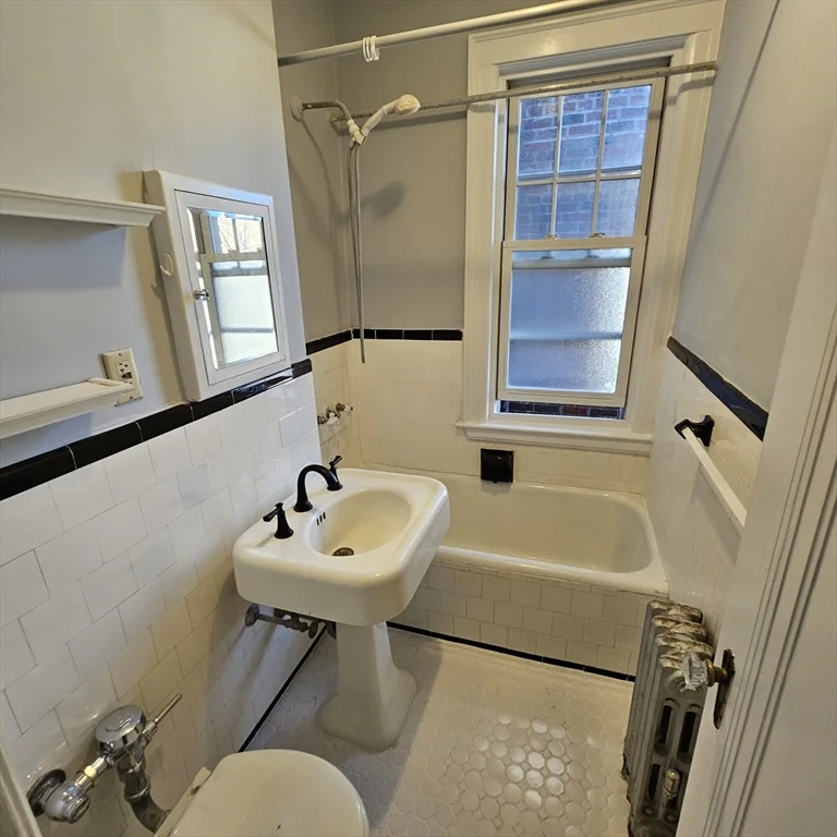 Studio bed, 1 bath apartment for rent at 48 Strathmore Rd Unit 43, Brighton — photo 5 of 6