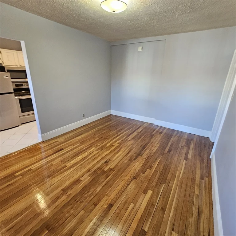 Studio bed, 1 bath apartment for rent at 48 Strathmore Rd Unit 43, Brighton — photo 4 of 6
