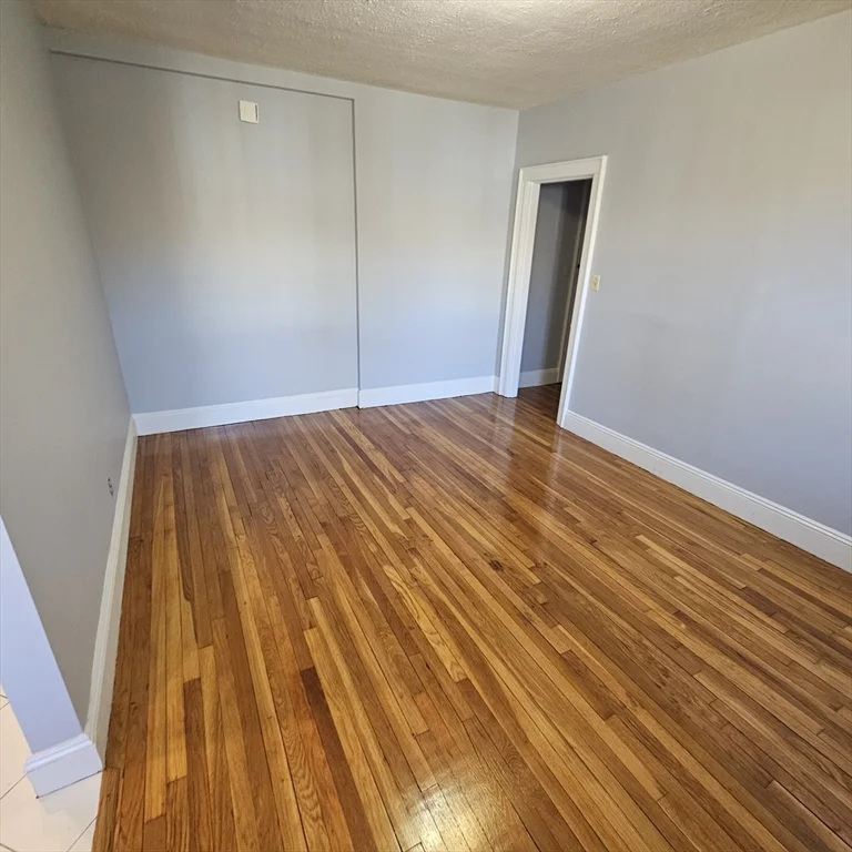 Studio bed, 1 bath apartment for rent at 48 Strathmore Rd Unit 43, Brighton — photo 3 of 6