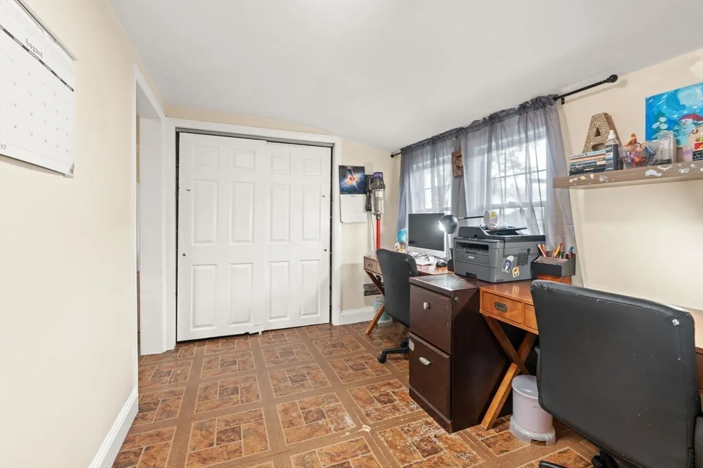 4 bed, 2 bath apartment for rent at 48 Tapped St, West Everett — photo 21 of 24